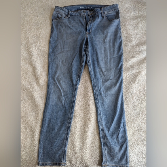 Old navy highrise super skinny jeans - Picture 2 of 8